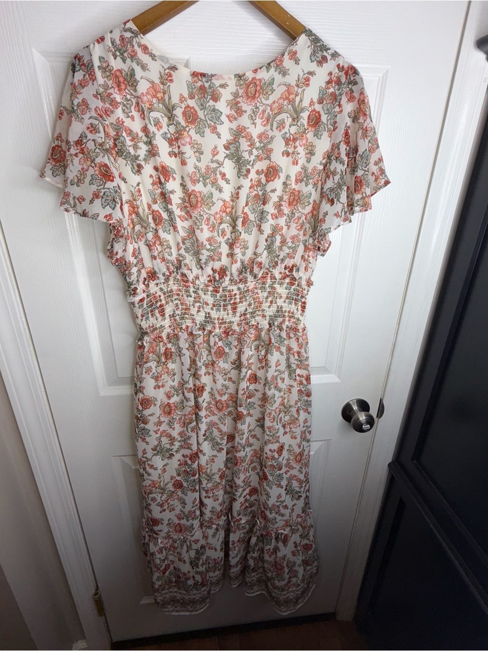 Max Studio Women’s X Large Floral V-Neck Midi Dress Flutter Sleeve Smocked XL - Picture 14 of 15